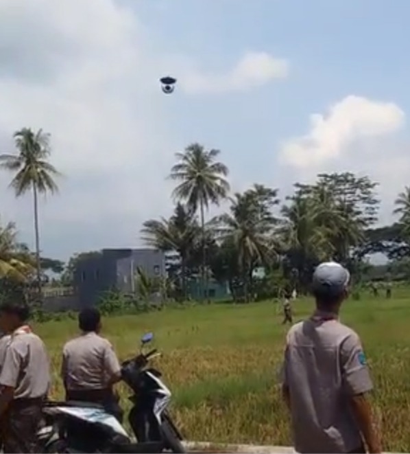 swaracendika.id: uji coba penerbangan layang-layang karya siswa